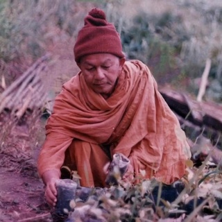 Pic 2632 Ajahn Pongsak